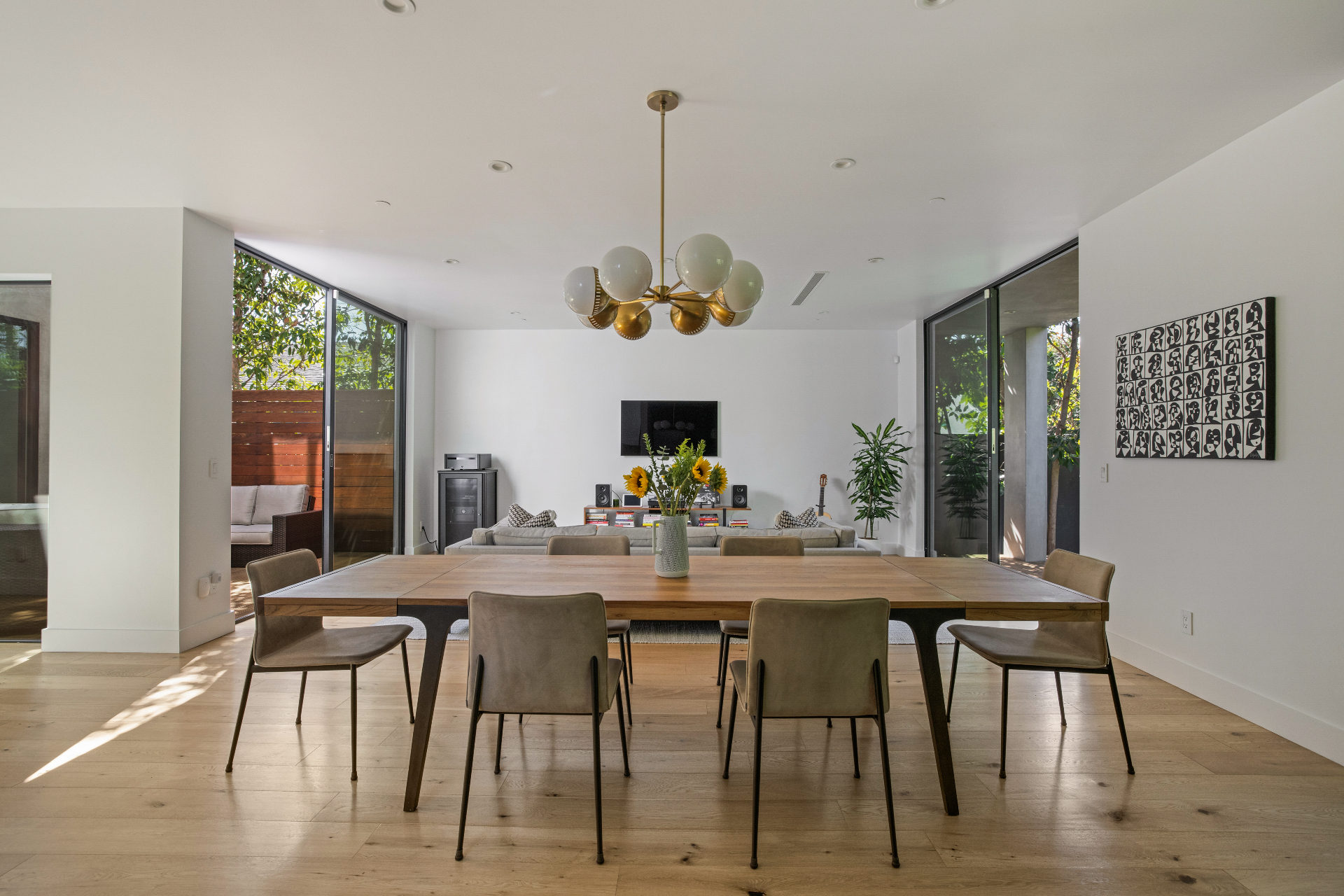 Bright designer living room in Los Angeles
